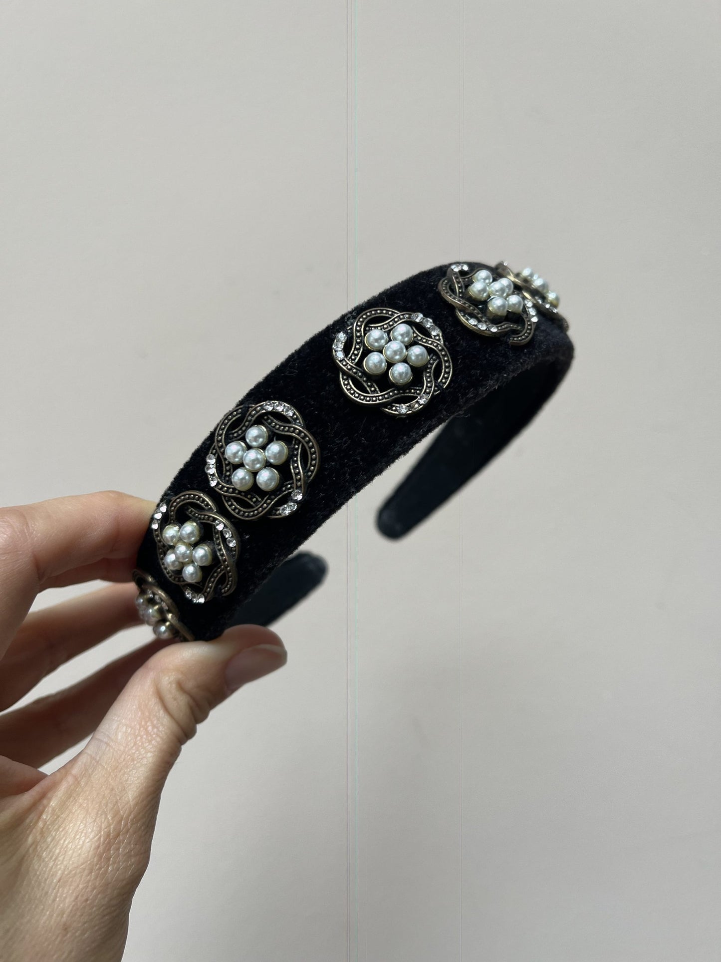 Embellished velvet hairband