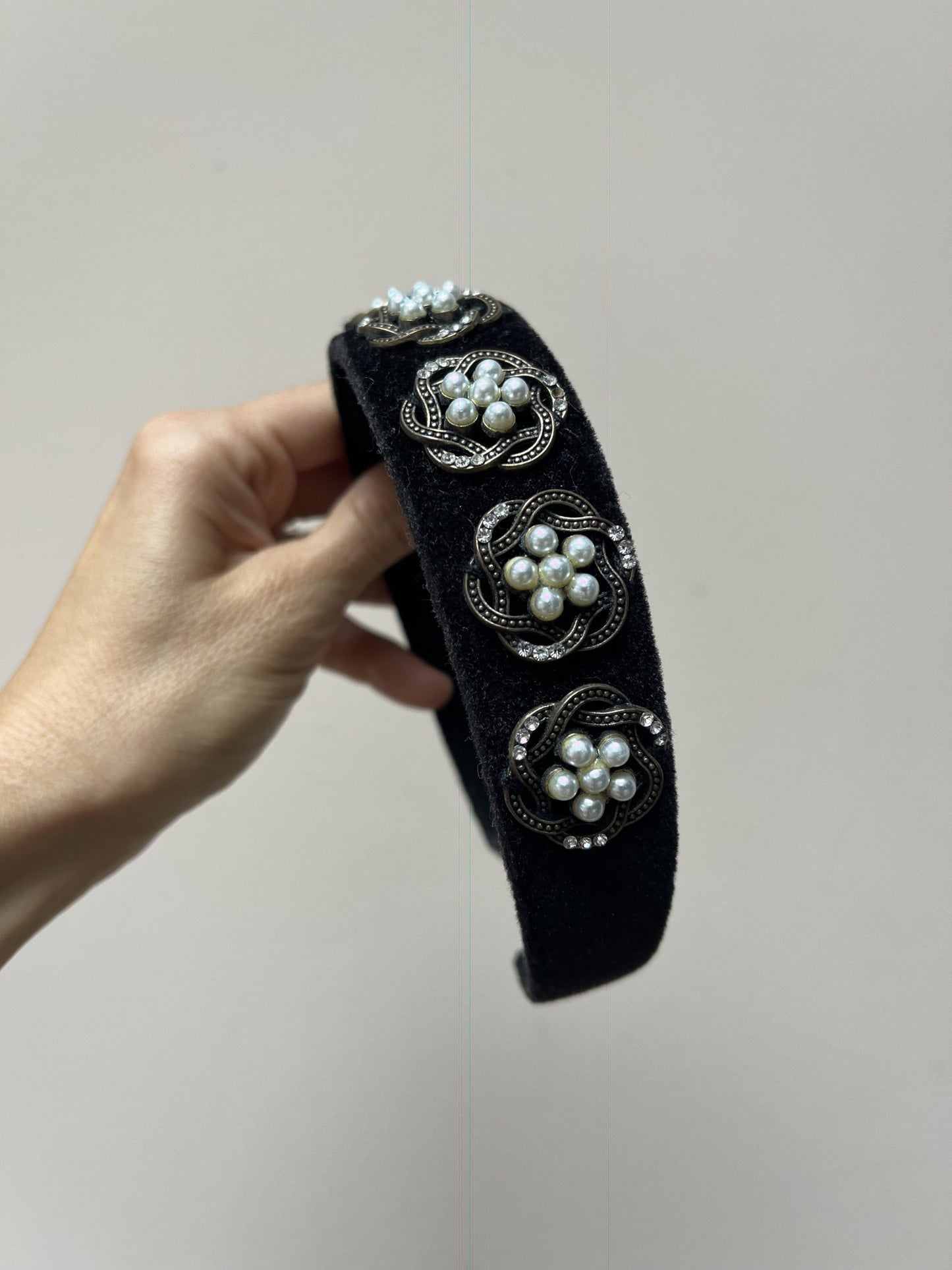 Embellished velvet hairband
