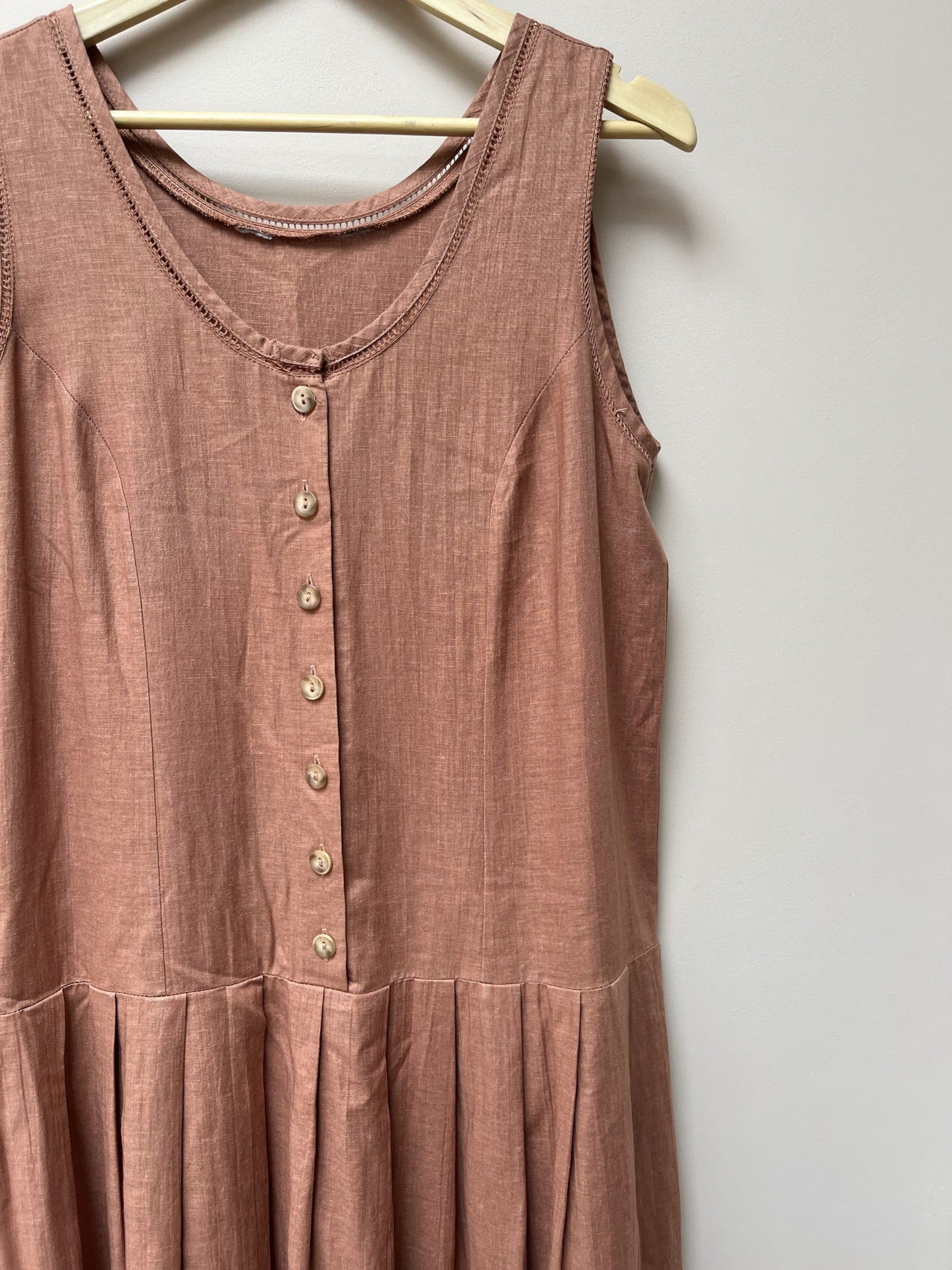 Vintage linen dress, dropped waist. Size 12/14