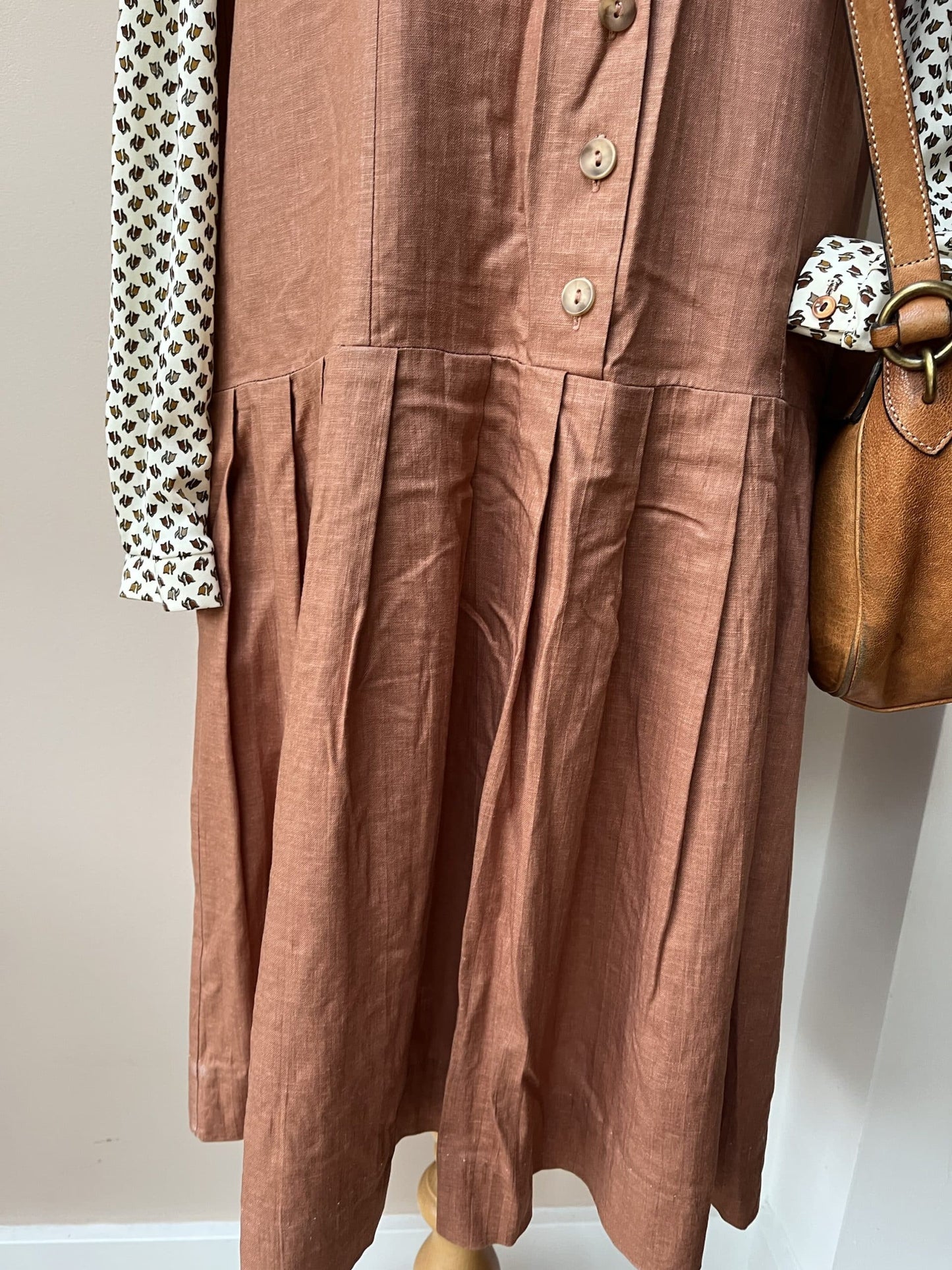 Vintage linen dress, dropped waist. Size 12/14