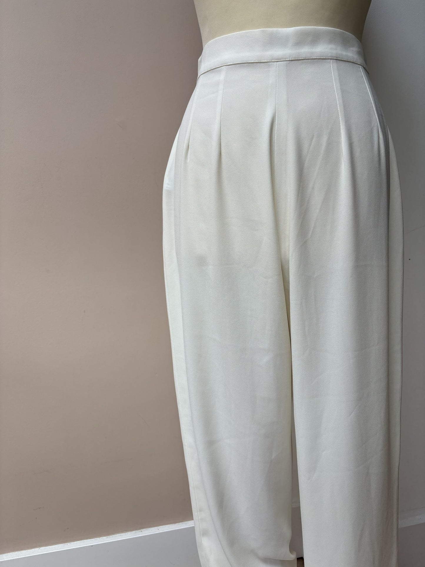 Vintage off white trousers with pleated front size 10