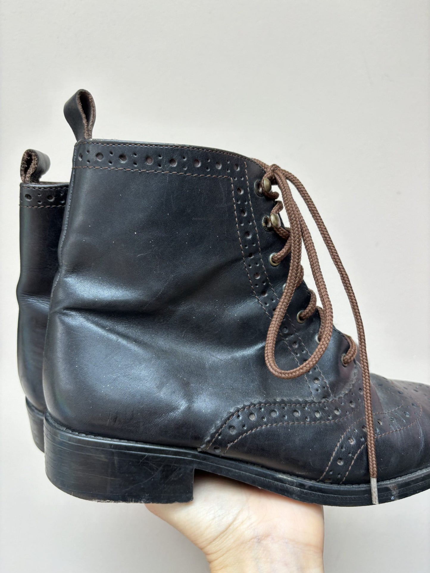 Vintage brown leather boots UK4