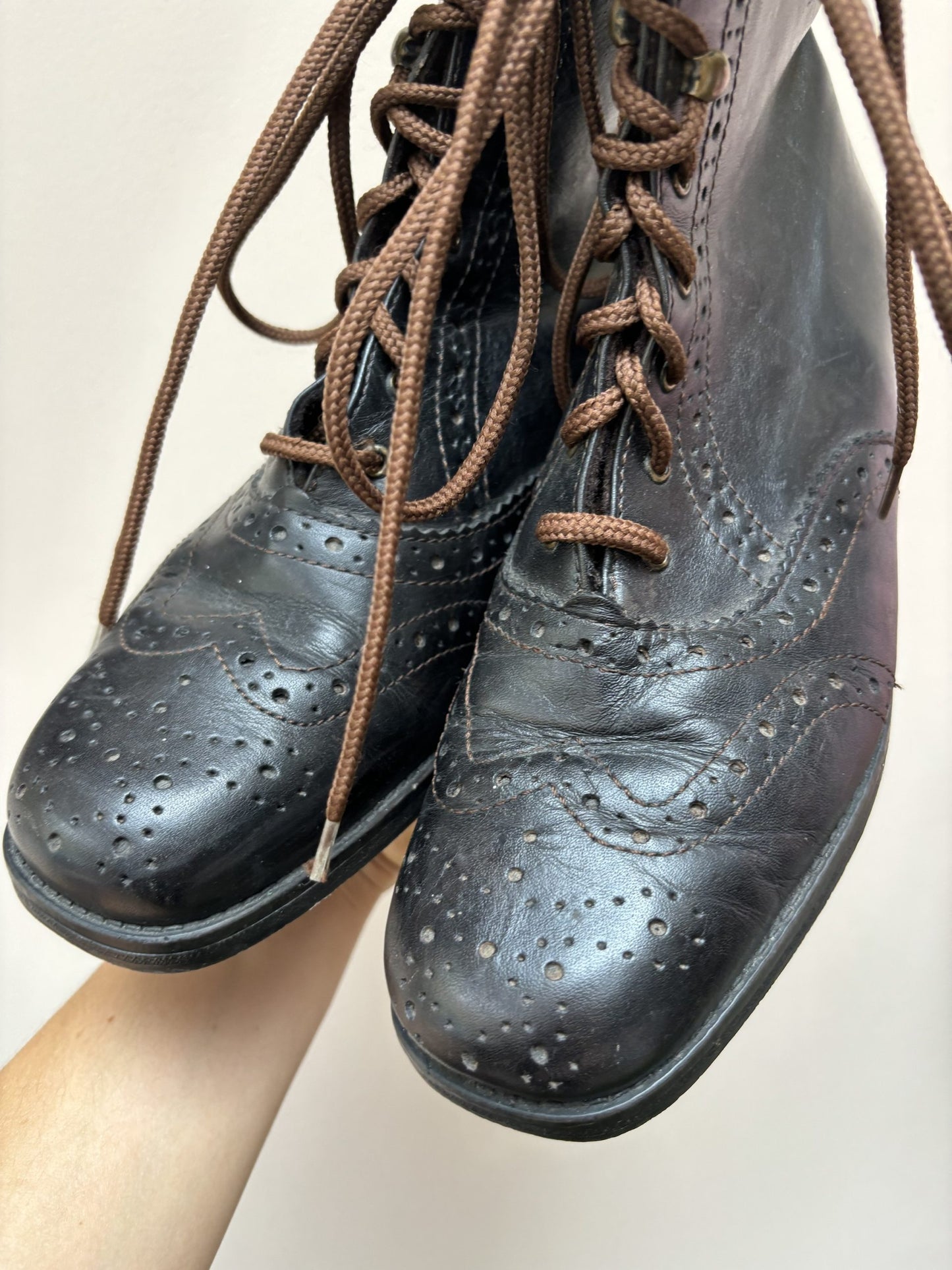 Vintage brown leather boots UK4