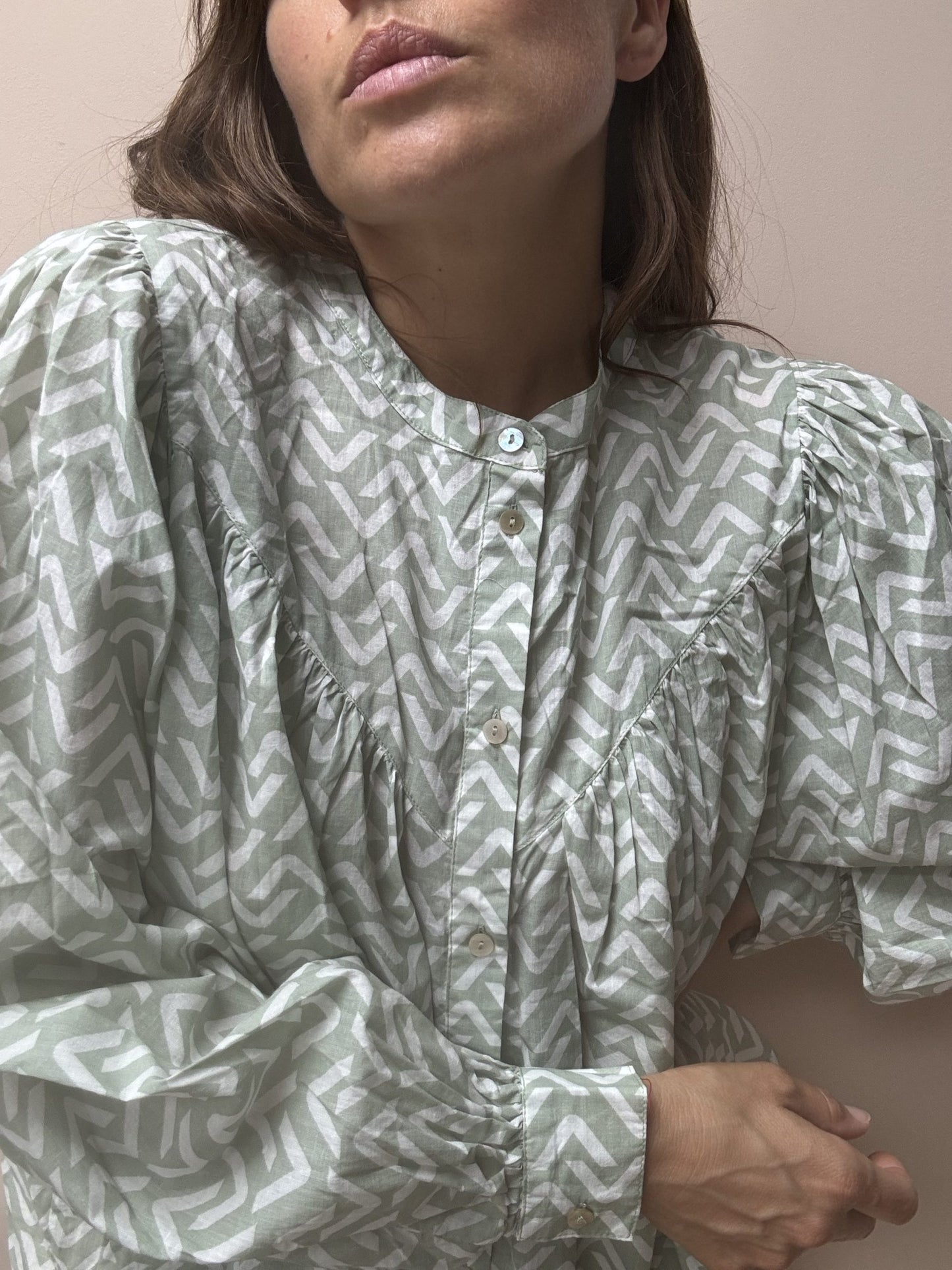 Cotton billowy sleeve blouse size Large