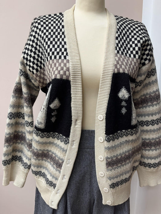 Vintage wool cardigan Size M