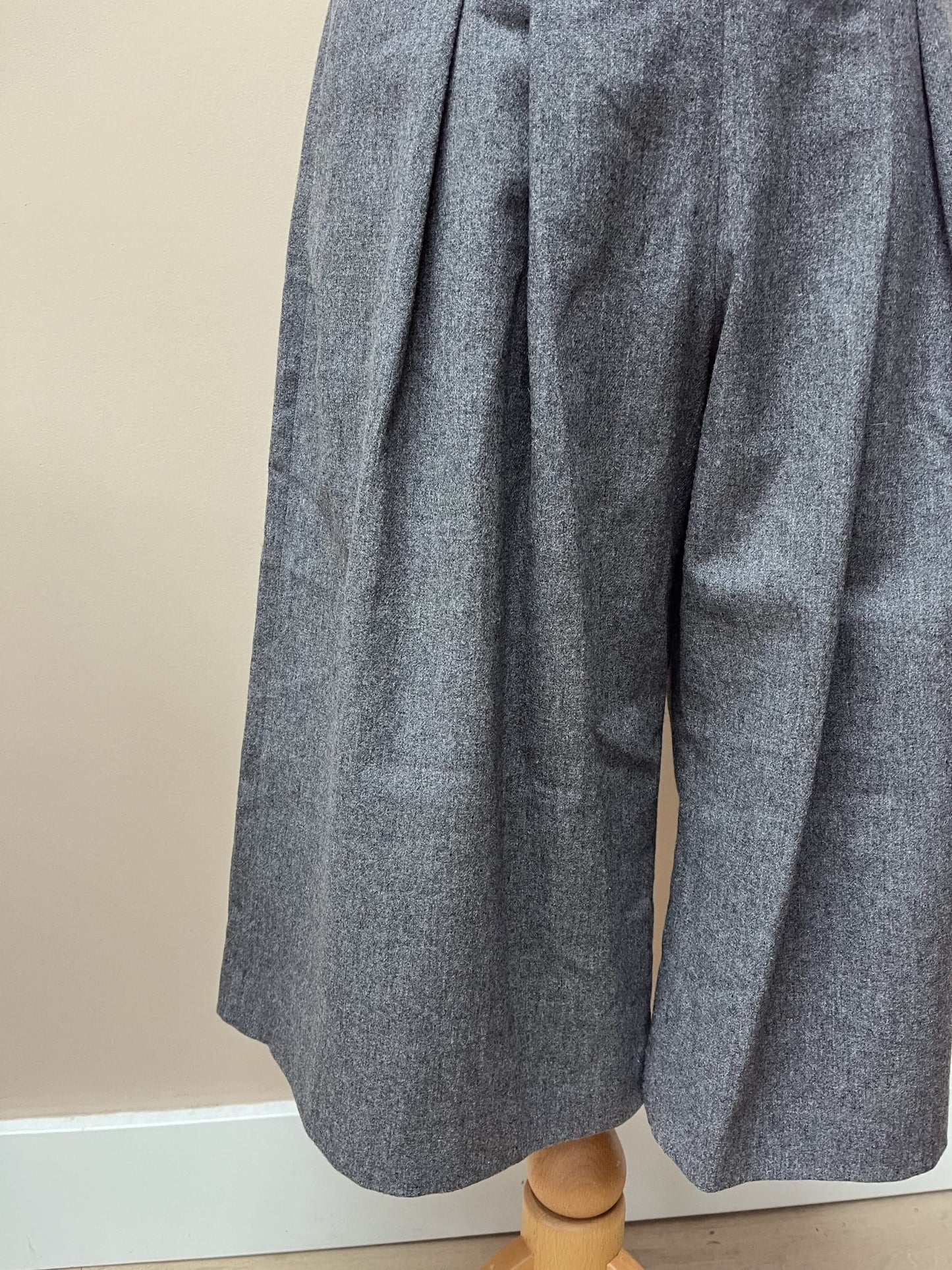 Wool cashmere mix culottes size 12