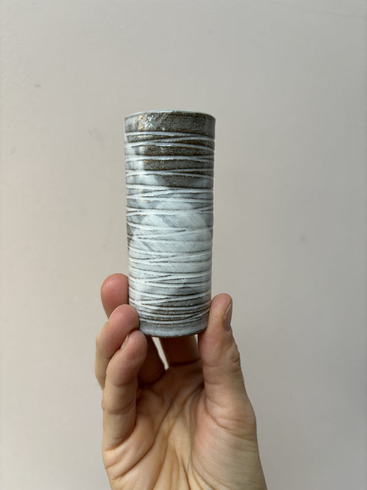 Little ribbed tube vase