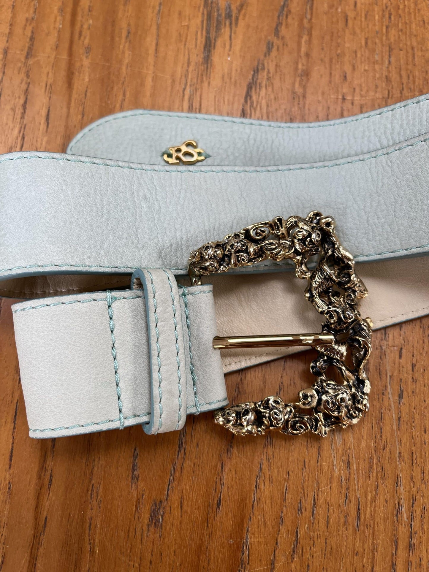 Stunning Roberta Scarpa leather belt in a beautiful pale blue. Size Large