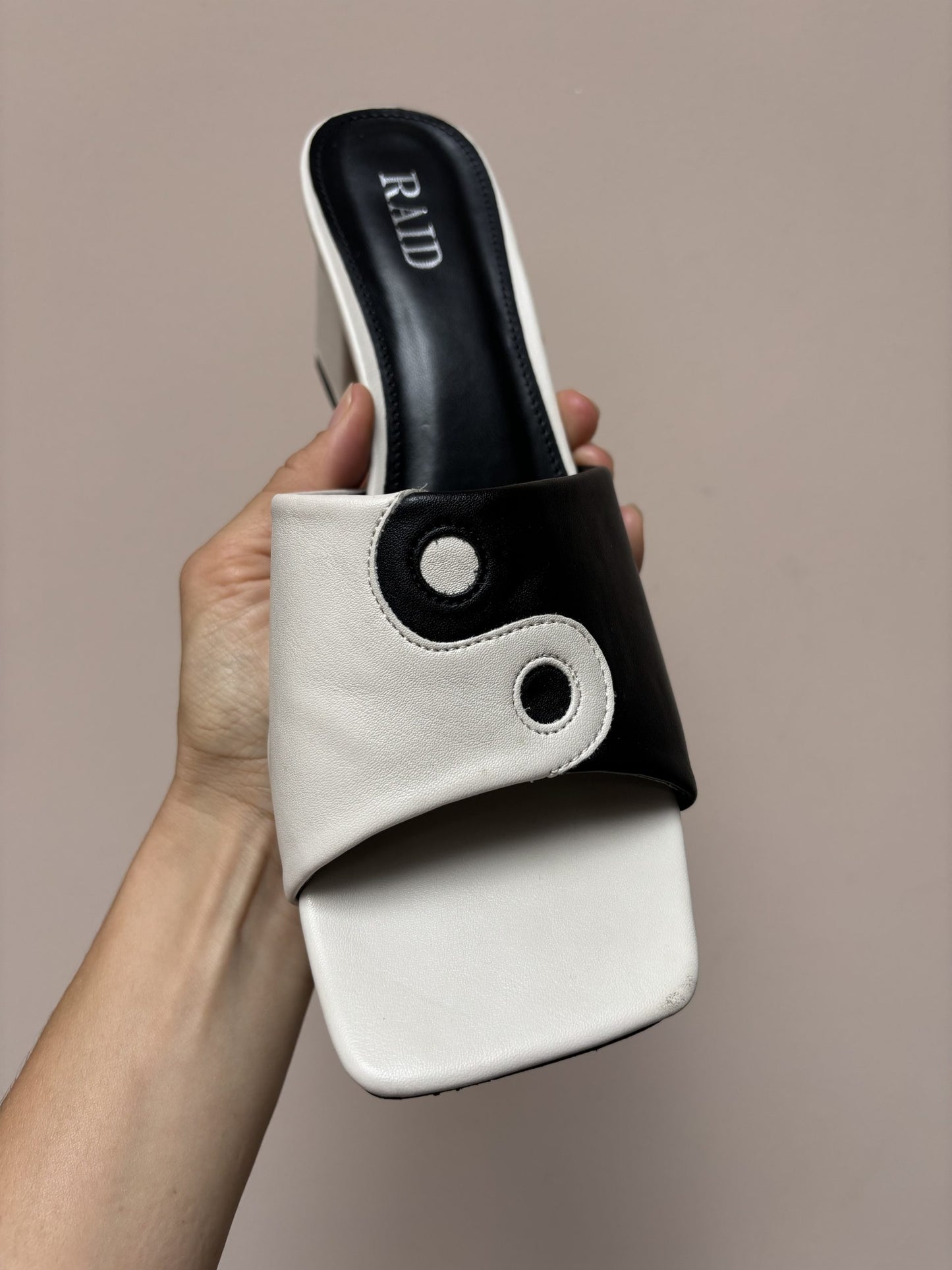 Ying yang shoes size 8