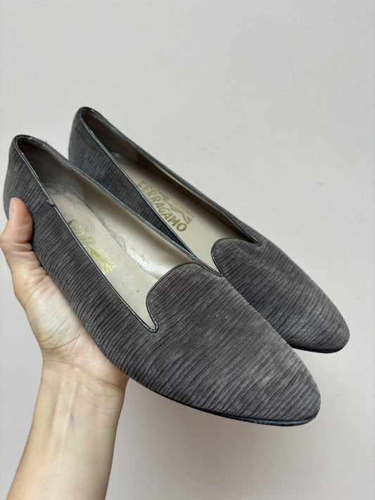 Vintage grey leather shoes size 4
