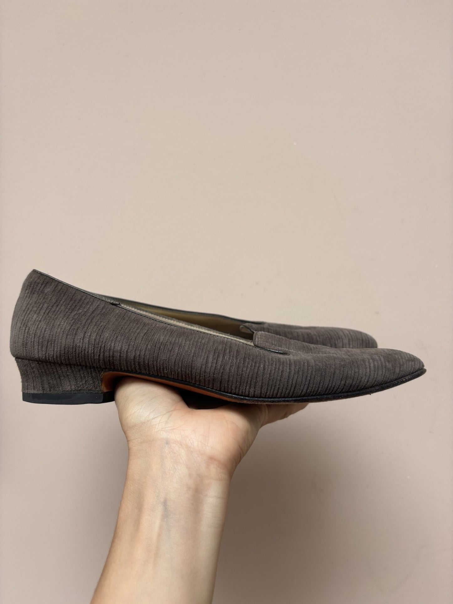 Vintage grey leather shoes size 4